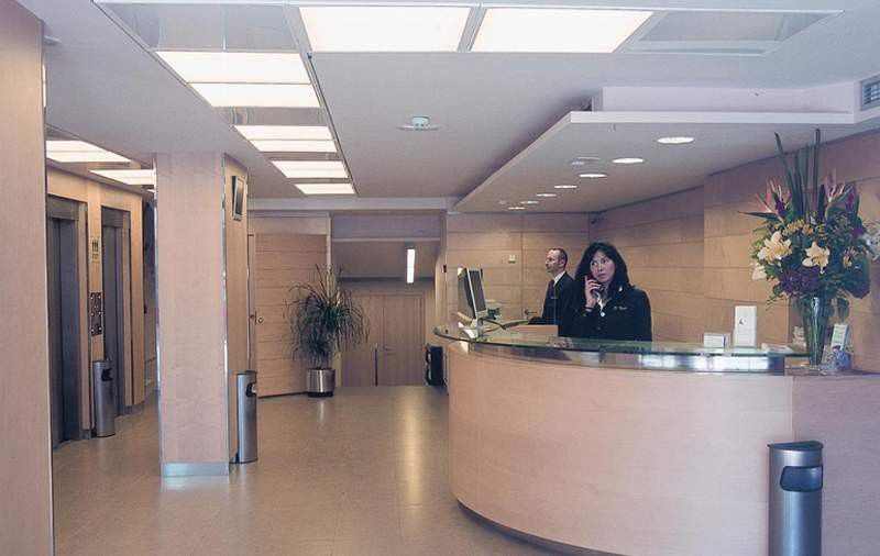 Hotel Abbot Барселона Интерьер фото